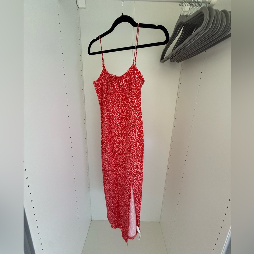 Zara - NEW, Never Worn - Red Floral Spaghetti Strap Dress